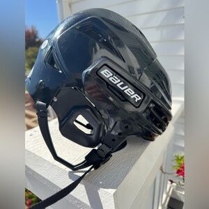EUC Bauer Black Hockey Helmet S